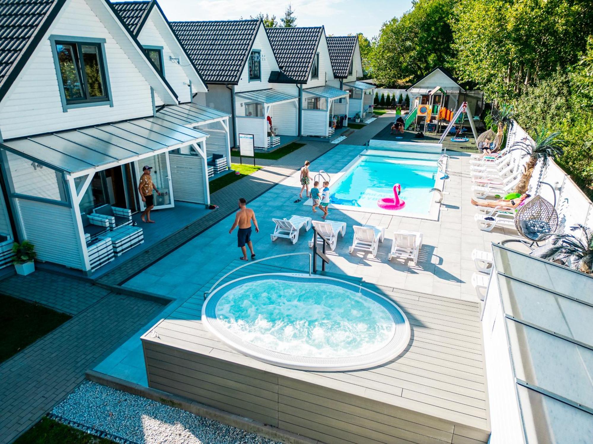Domki Wakacyjne Wybrzeze Großmöllen Exterior foto